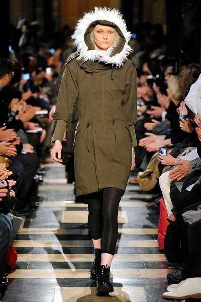 Look 49